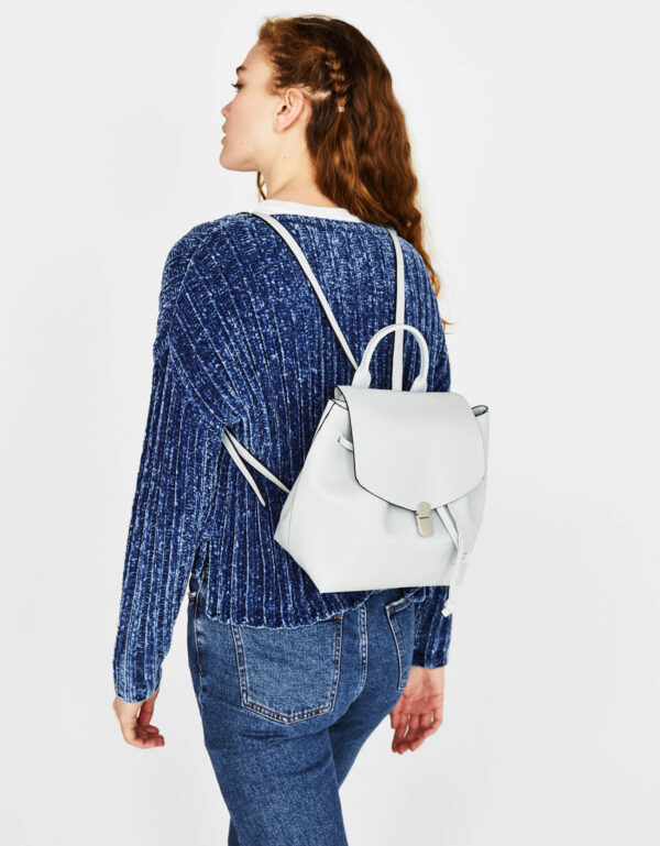 Backpack with metal fastener - 图片 2